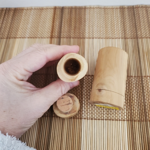 All natural handmade salp pepper shakers - Picture 3 of 4